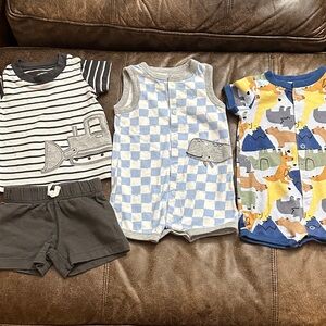 Carter's baby boy 6 month summer lot 2 rompers and 1 outfit